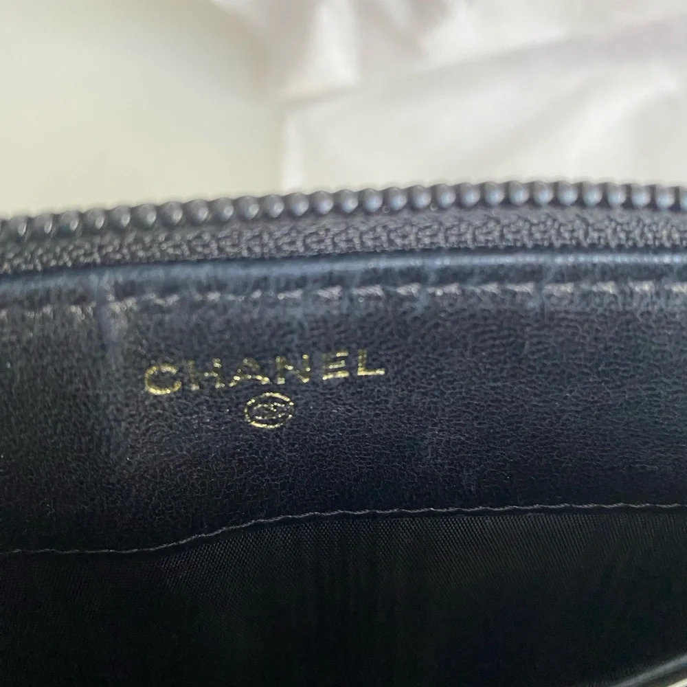 Chanel Black Caviar Leather Wallet with Iconic Logo - Picture 8 of 12